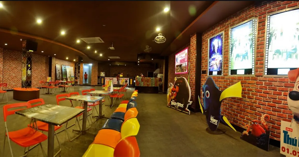 Đánh giá đội ngũ nhân viên rạp chiếu phim Việt Phú Cinema