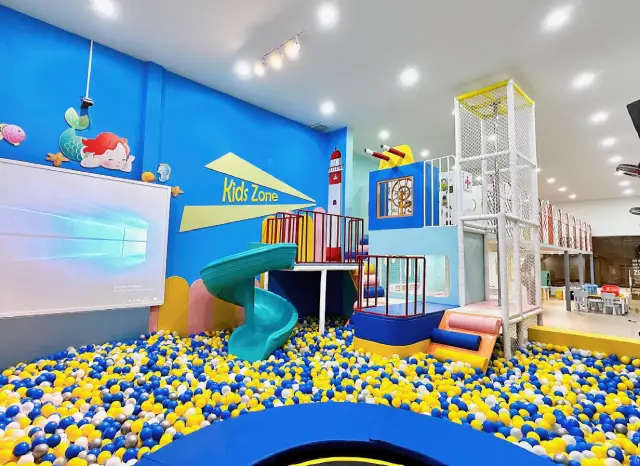 Zone 82 Coffee & Children Playground Vũng Tàu